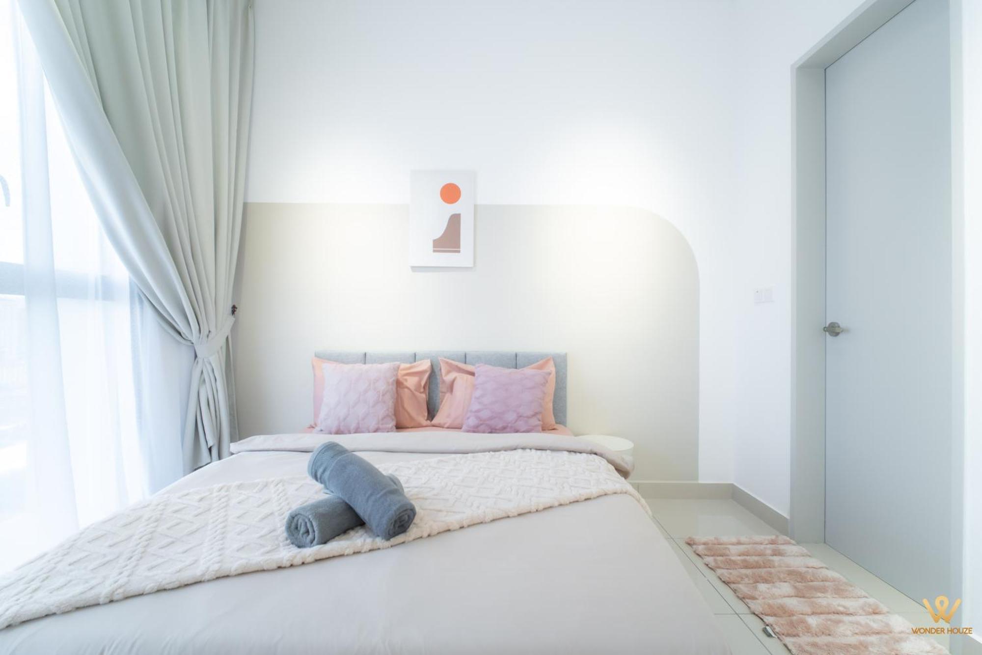 Spacious 3br Retreat For 7pax At Kl Near Mrt Chan Sow Lin & Trx Pangsapuri Kuala Lumpur