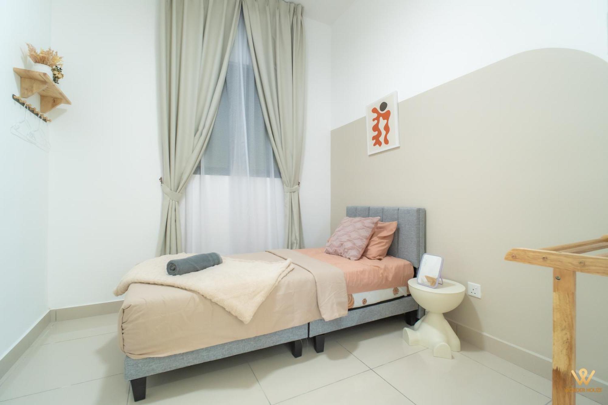 Spacious 3br Retreat For 7pax At Kl Near Mrt Chan Sow Lin & Trx Pangsapuri *