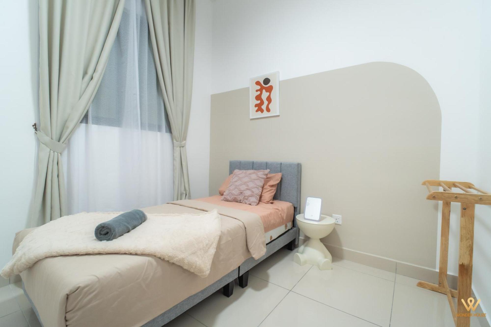 Spacious 3br Retreat For 7pax At Kl Near Mrt Chan Sow Lin & Trx *